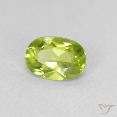 Peridoto Verde giallastro naturale da 0.90 ct, Ovale, VVS-VS