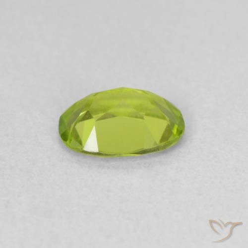 Peridoto Verde giallastro naturale da 0.79 ct, Ovale, VVS-VS