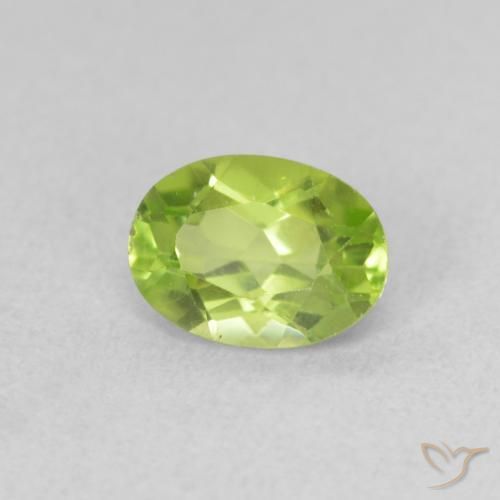 Peridoto Verde giallastro naturale da 0.96 ct, Ovale, VVS-VS