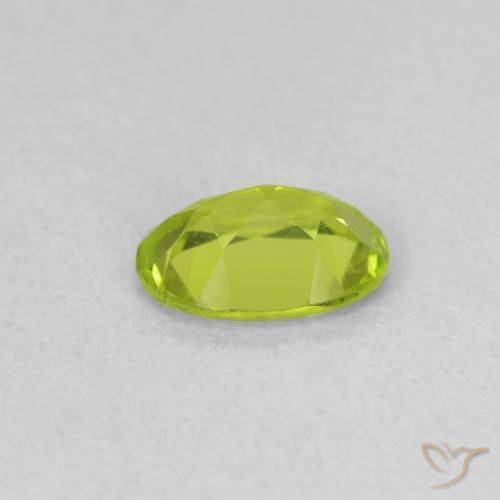 Peridoto Verde medio naturale da 0.80 ct, Ovale, VVS-VS