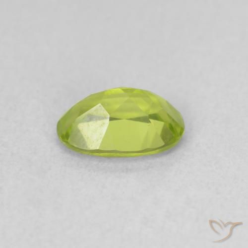 Peridoto Verde giallastro vivace naturale da 0.83 ct, Ovale, VVS-VS