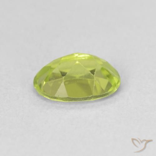 Peridoto Verde giallastro vivace naturale da 0.87 ct, Ovale, VS