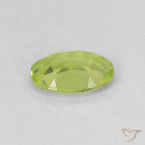 Peridoto Verde brillante naturale da 0.85 ct, Ovale, VS