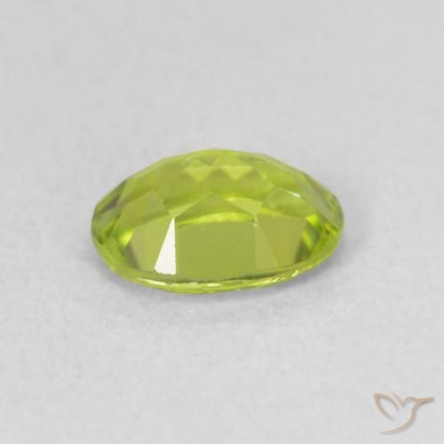 Peridoto Verde medio naturale da 0.95 ct, Ovale, VS