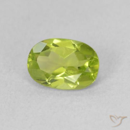 Peridoto Verde giallastro naturale da 0.92 ct, Ovale, VS