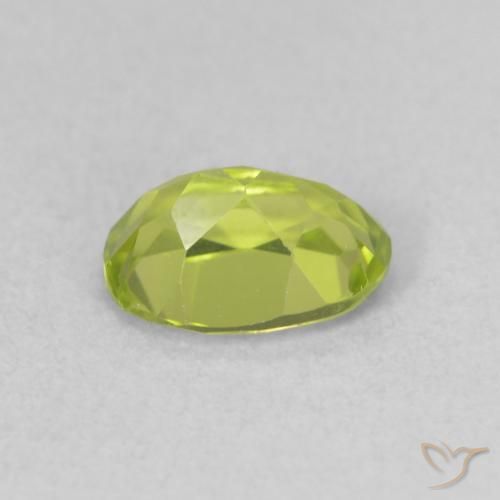 Peridoto Verde giallastro vivace naturale da 0.98 ct, Ovale, VS