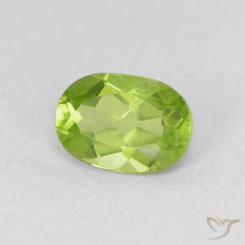 Peridoto Verde medio naturale da 0.96 ct, Ovale, VS