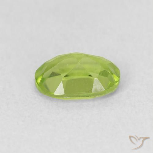 Peridoto Verde medio naturale da 0.96 ct, Ovale, VS