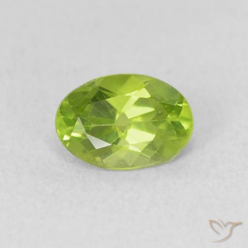 Peridoto Verde medio naturale da 0.91 ct, Ovale, VS
