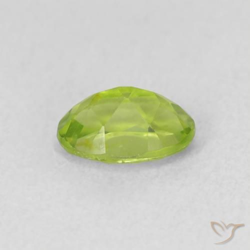 Peridoto Verde medio naturale da 0.91 ct, Ovale, VS