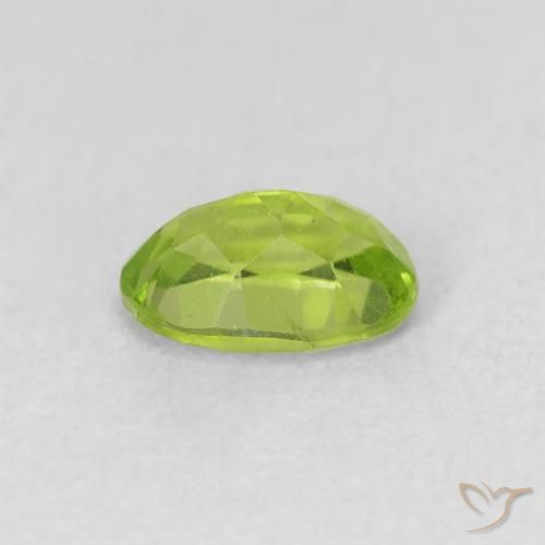 Peridoto Verde acceso naturale da 0.86 ct, Ovale, VS