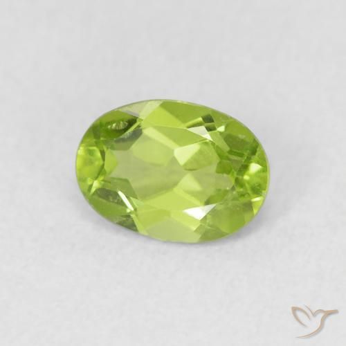 Peridoto Verde acceso naturale da 0.91 ct, Ovale, VS