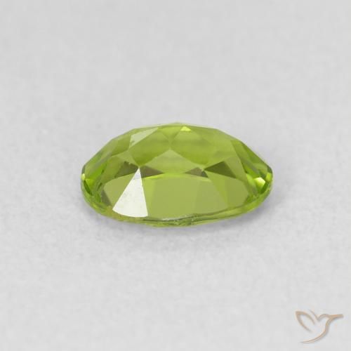 Peridoto Verde acceso naturale da 0.86 ct, Ovale, VS