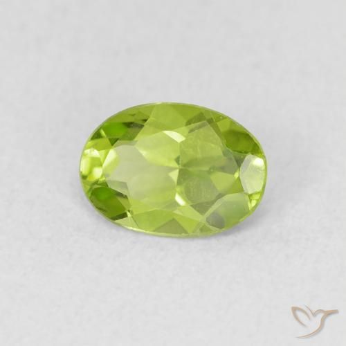 Peridoto Verde medio naturale da 0.76 ct, Ovale, VS
