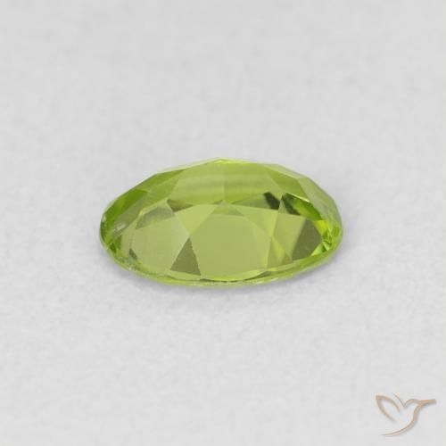 Peridoto Verde medio naturale da 0.76 ct, Ovale, VS