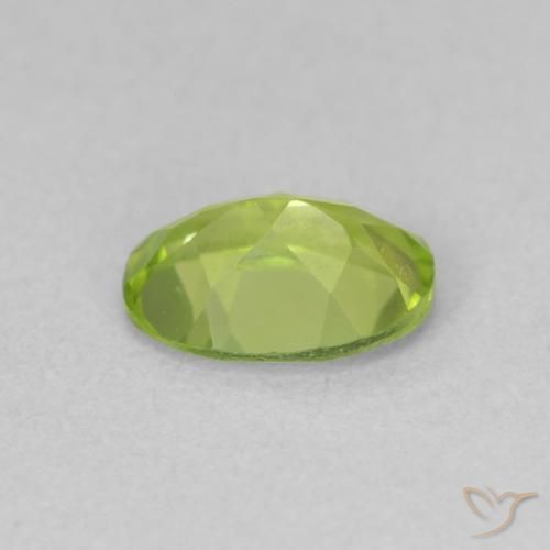 Peridoto Verde acceso naturale da 0.88 ct, Ovale, VS