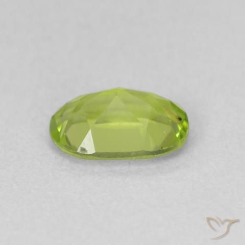 Peridoto Verde giallastro vivace naturale da 0.86 ct, Ovale, VS