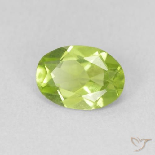 Peridoto Verde brillante naturale da 0.76 ct, Ovale, VS