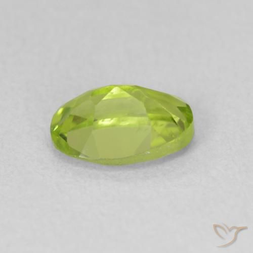 Peridoto Verde medio naturale da 0.95 ct, Ovale, VS