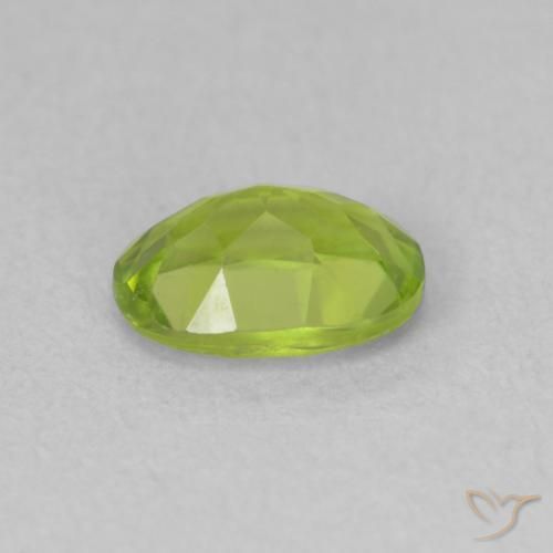 Peridoto Verde medio naturale da 0.95 ct, Ovale, VS