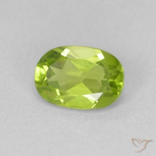 Peridoto Verde medio naturale da 0.93 ct, Ovale, VS