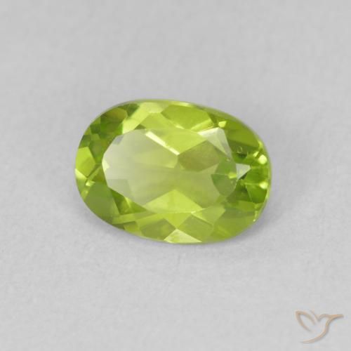 Peridoto Verde medio naturale da 0.92 ct, Ovale, VS