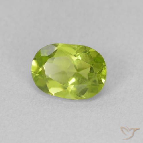 Peridoto Verde giallastro vivace naturale da 0.94 ct, Ovale, VVS-VS