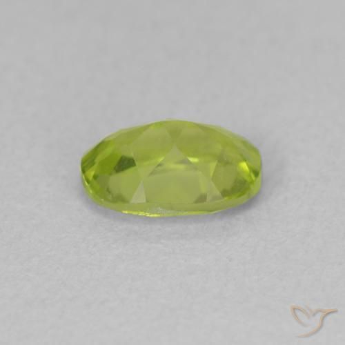 Peridoto Verde giallastro vivace naturale da 0.94 ct, Ovale, VVS-VS