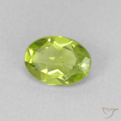 Peridoto Verde medio naturale da 1.07 ct, Ovale, VVS-VS