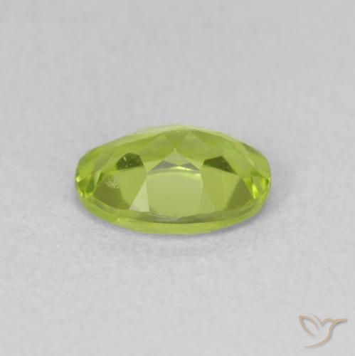 Peridoto Verde medio naturale da 1.07 ct, Ovale, VVS-VS