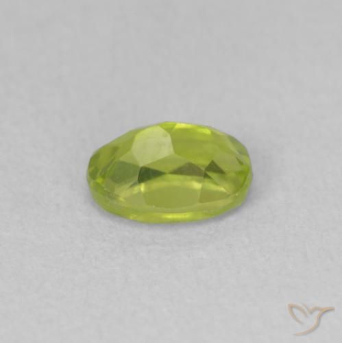 Peridoto Verde oliva naturale da 0.87 ct, Ovale, VVS-VS
