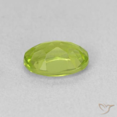 Peridoto Verde acceso naturale da 0.92 ct, Ovale, VVS-VS