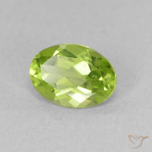 Peridoto Verde acceso naturale da 0.94 ct, Ovale, VVS-VS