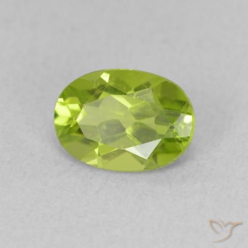 Peridoto Verde medio naturale da 0.95 ct, Ovale, VVS-VS