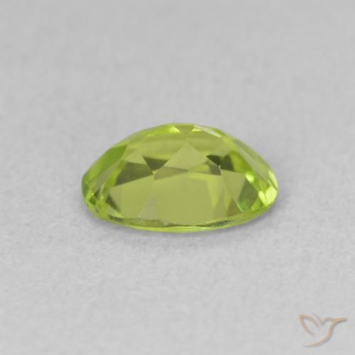 Peridoto Verde brillante naturale da 0.78 ct, Ovale, VVS-VS