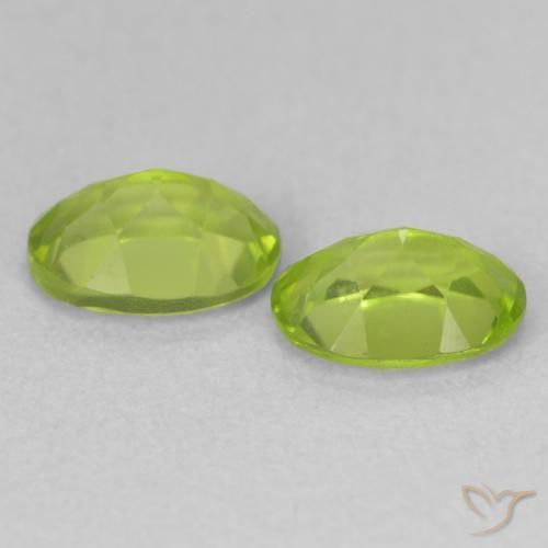 Gemme di Peridoto Verde giallastro naturale da 1.73 ct, Ovale, VS