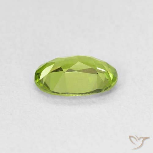 Peridoto Verde acceso naturale da 0.77 ct, Ovale, VVS