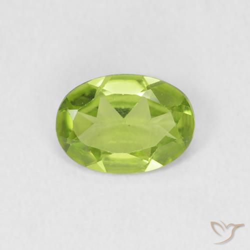 Peridoto Verde medio naturale da 0.71 ct, Ovale, VVS-VS
