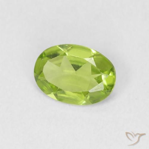 Peridoto Verde medio naturale da 0.71 ct, Ovale, VVS-VS