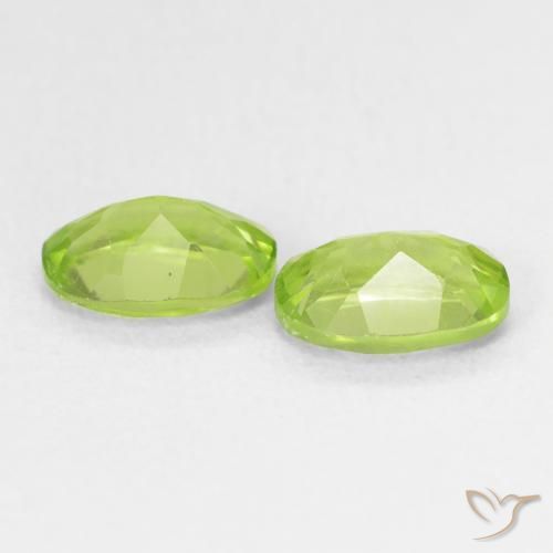 Gemme di Peridoto Verde chiaro e vivace naturale da 1.72 ct, Ovale, VS