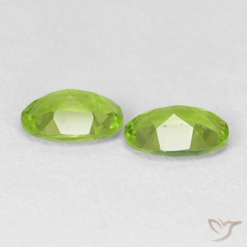 Gemme di Peridoto Verde acceso naturale da 1.61 ct, Ovale, VVS