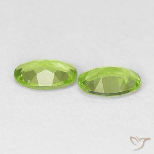 Gemme di Peridoto Verde medio naturale da 1.33 ct, Ovale, VVS