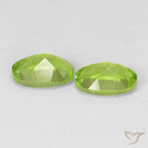 Gemme di Peridoto Verde medio naturale da 1.92 ct, Ovale, VVS-VS