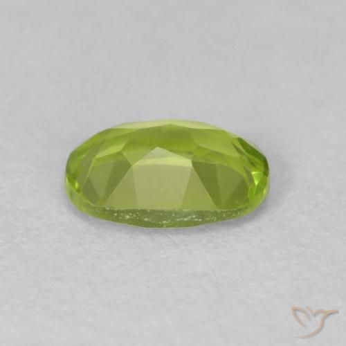 Peridoto Verde acceso naturale da 0.86 ct, Ovale, VVS