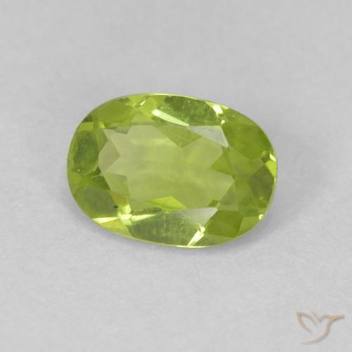 Peridoto Verde medio naturale da 0.88 ct, Ovale, VVS