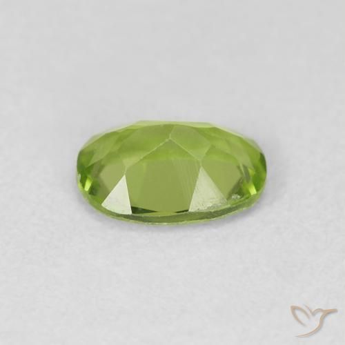 Peridoto Verde medio naturale da 0.88 ct, Ovale, VVS-VS