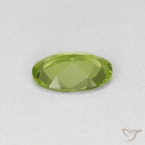 Peridoto Verde acceso naturale da 0.73 ct, Ovale, VVS-VS