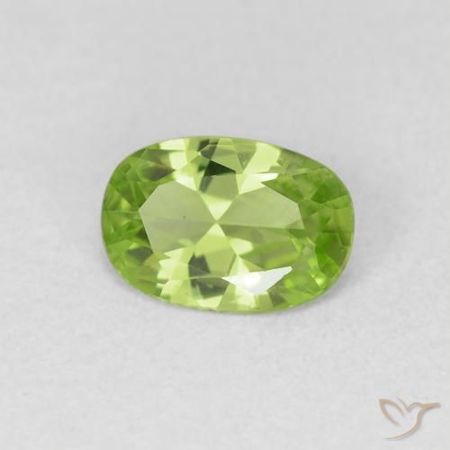 Peridoto Verde giallastro naturale da 0.72 ct, Ovale, VVS-VS