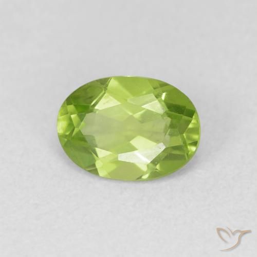 Peridoto Verde acceso naturale da 0.90 ct, Ovale, VVS-VS