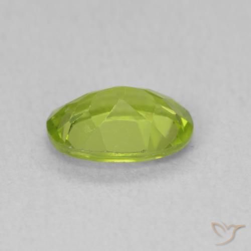 Peridoto Verde medio naturale da 0.85 ct, Ovale, VS